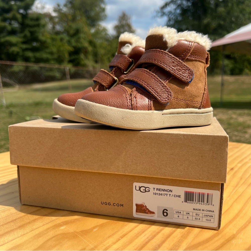 UGG Rennon Toddler Boots Chestnut 6 in Box